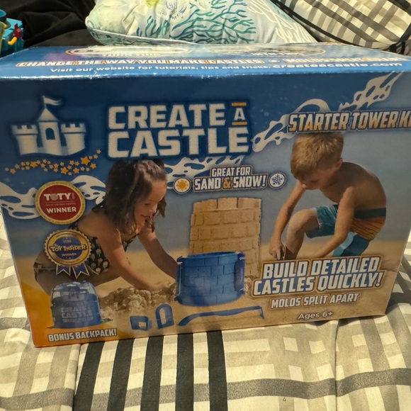 Other - Create A Castle Starter Tower Kit – Sand & Snow Building Set. NEW IN BOX